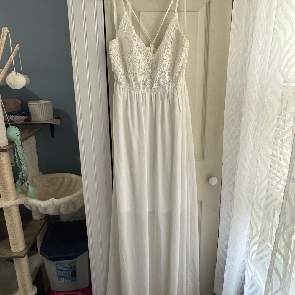Elegant White Lace Maxi Dress